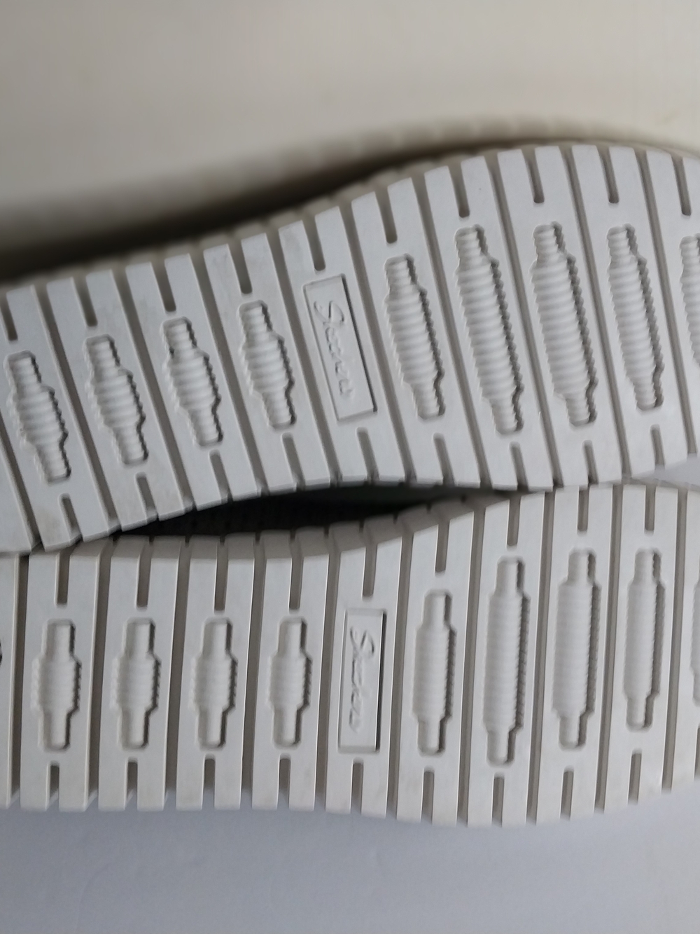 Skechers Size 8.5 Mory Foam Slip-On Perforated - Picture 7 of 8
